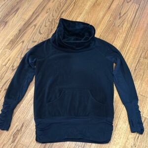 Lululemon women’s fleece turtleneck top